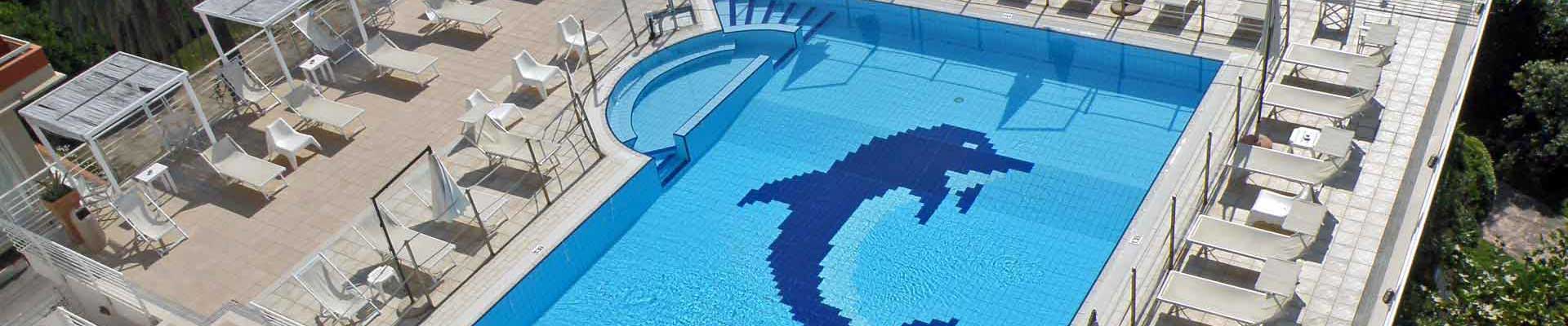 Hotel Joseph con piscina in terrazza a Marina di Pietrasanta