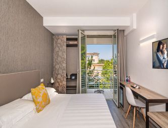 Camera Standard Mare