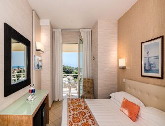 Camera Standard Mare